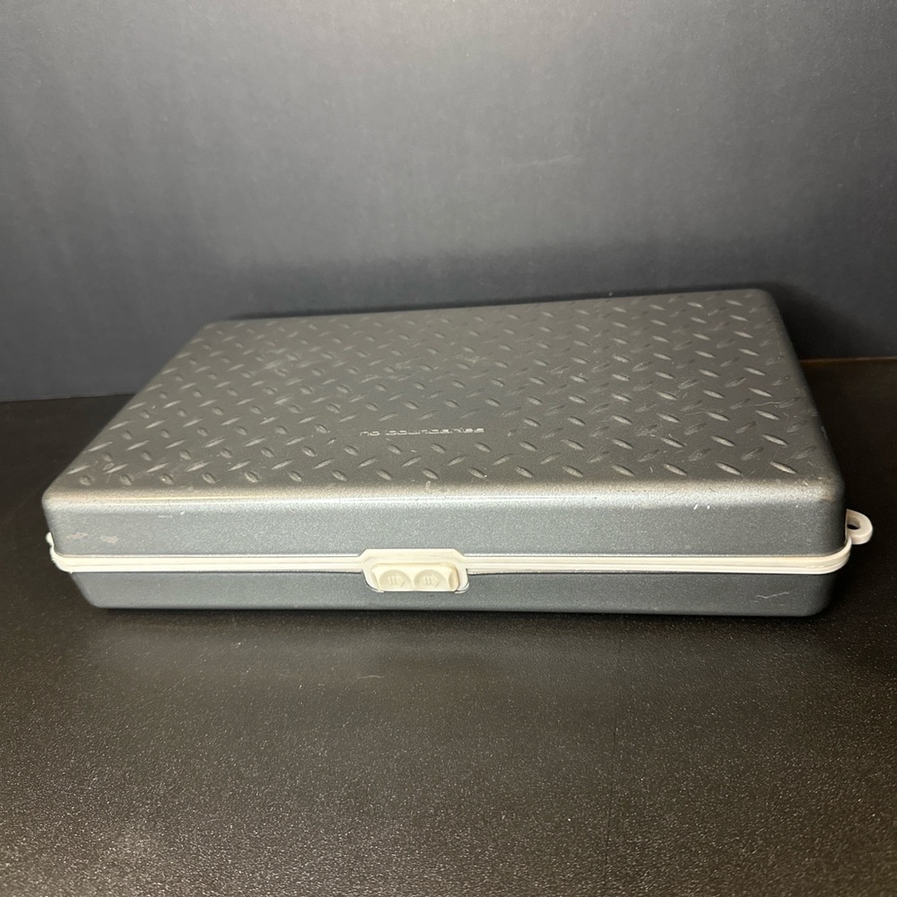 Vintage No Boundaries Hard Shell CD Case Storage Holder Gray 60 Disc
